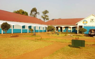 Bau von 7 Klassenzimmern, Küche und Speisesaal für die Grundschule der Divine Mercy Foundation des Flüchtlingslagers Kiryandongo, Uganda
